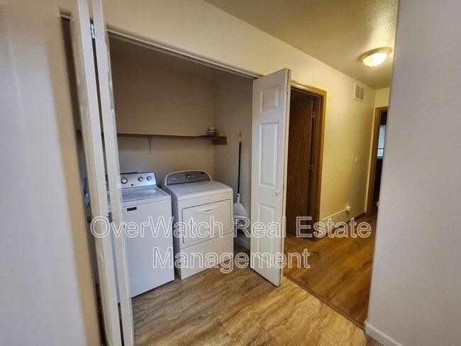 Building Photo - 4041 Lunar Dr