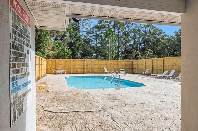 Building Photo - 632 Emerald Ln