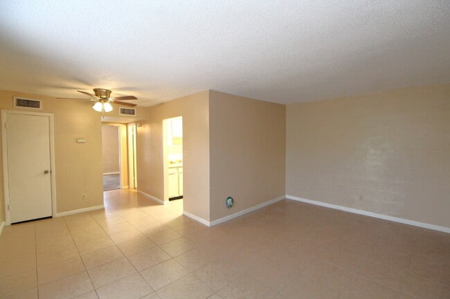 Building Photo - Bayfront Living Minutes from Downtown, NAS...