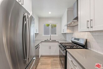 Building Photo - 1250 N Crescent Heights Blvd