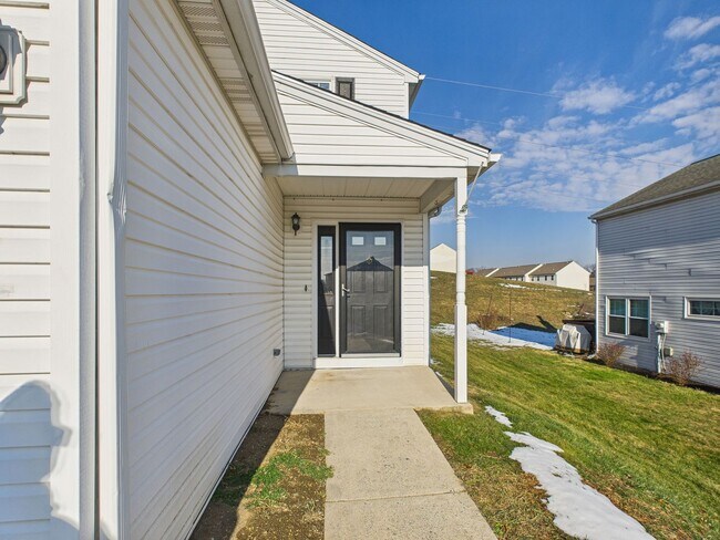Building Photo - Beautiful Spacious Single Family in Blue Meadow Farms