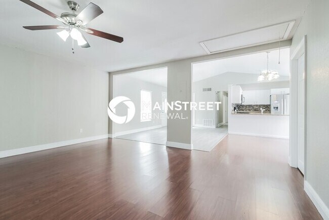 Building Photo - 3 Bedroom Pet-Friendly Home in Orlando, FL with Main Street Renewal