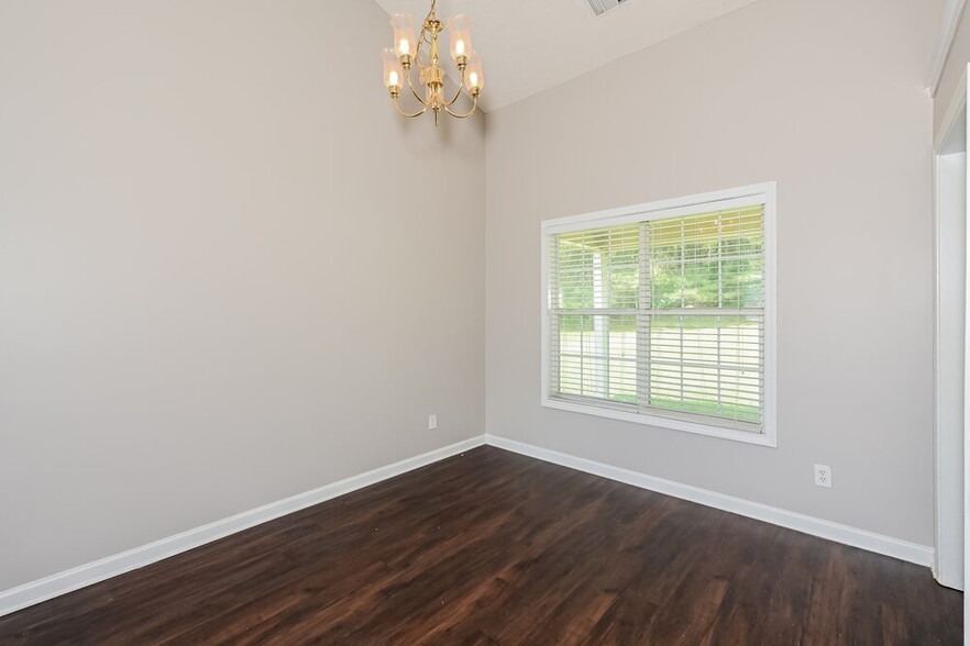 Building Photo - 3810 Biltmore Oaks Dr SE