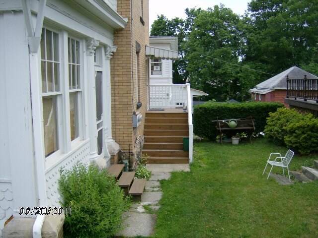 Building Photo - 544 E Pearl St