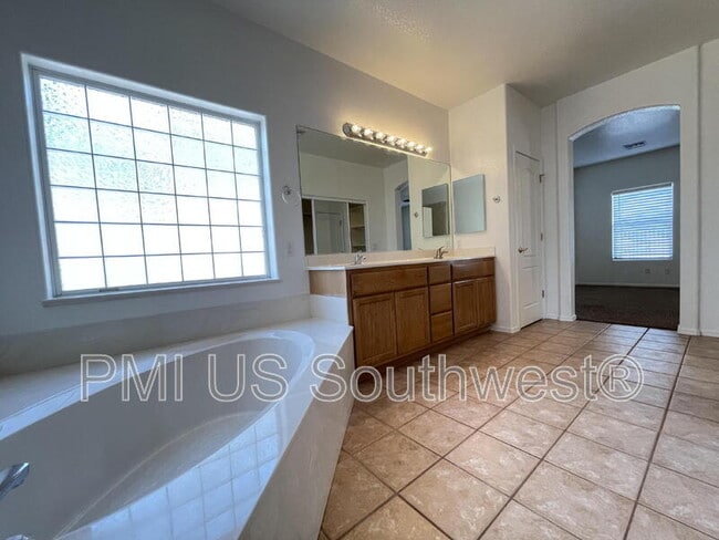 Building Photo - 2007 Lause Bay