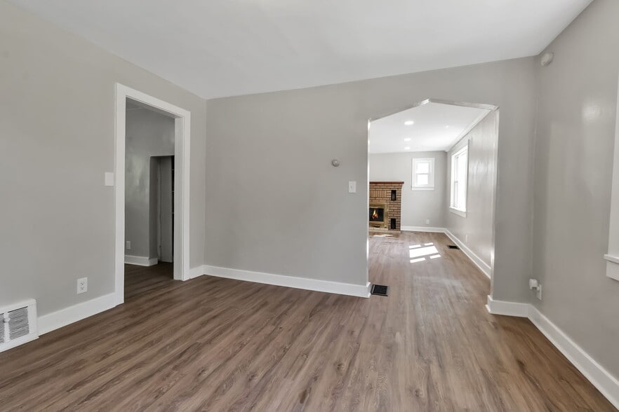 dining room - 56 Garfield St