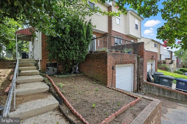 Building Photo - 4717 6th St NE
