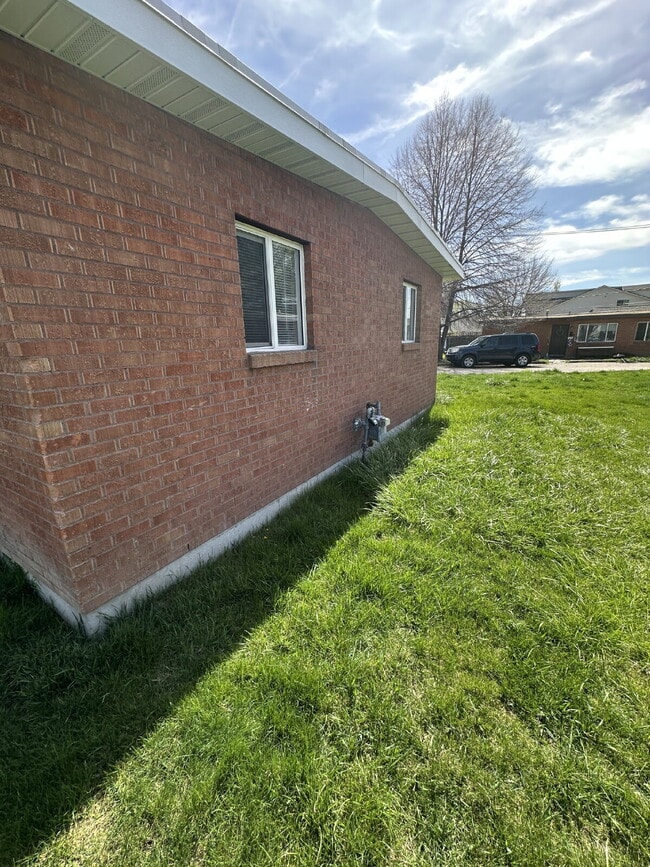 Building Photo - 3423 W Good St