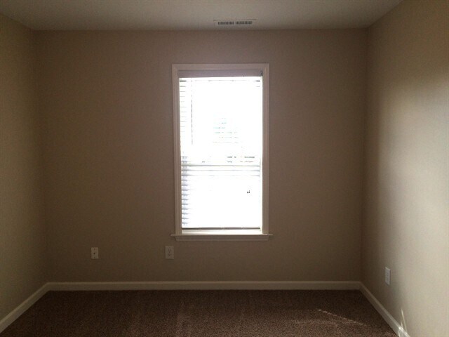 Building Photo - 6658 Knob Hill Ct