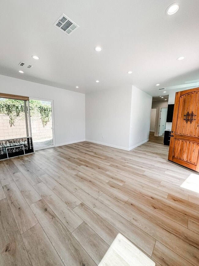 Building Photo - 3 Bed 2 Bath for rent