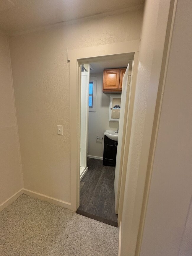 Building Photo - 1 Bedroom Apartment in Camellia Park