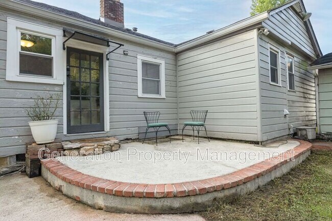 Building Photo - 303 Shawnee Trail