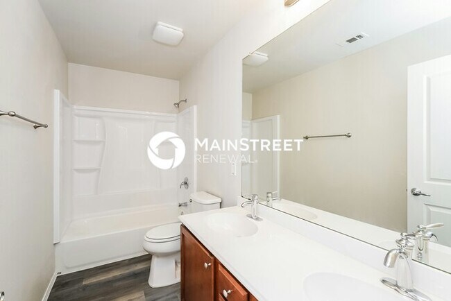 Building Photo - 4 Bedroom Pet-Friendly Home in FORT WORTH,...