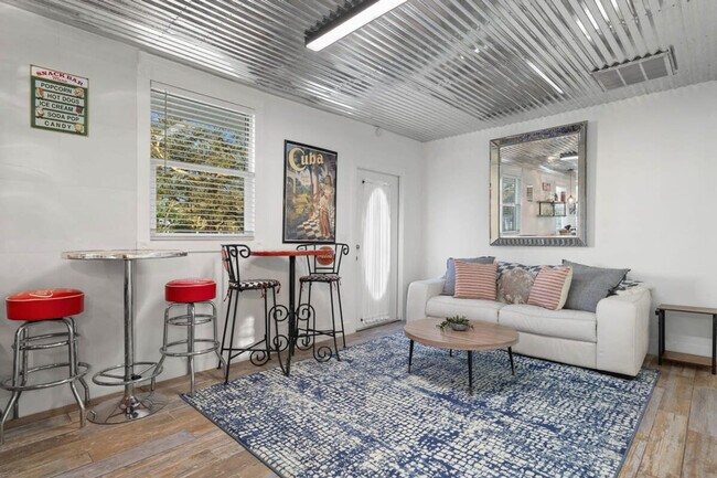 Building Photo - 15100 Sweetwater Ct