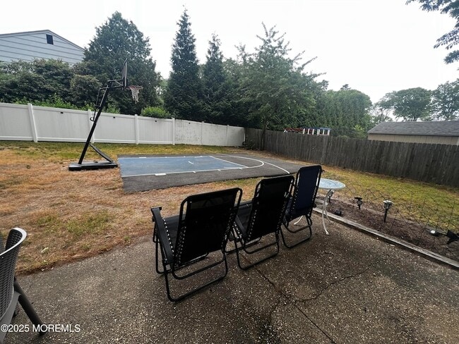 Building Photo - 50 Whalepond Rd