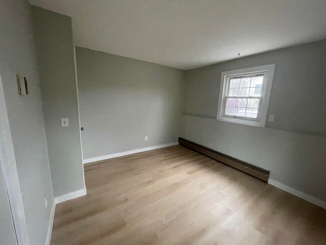 Building Photo - 15 Kingsley Ct