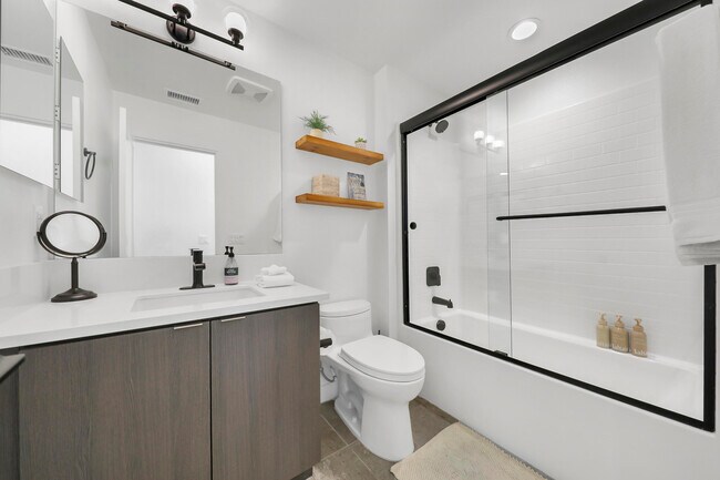 Building Photo - 80208 Whisper Rock Way