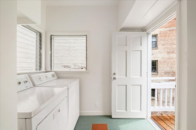 Building Photo - Emmet Terrace Triplex