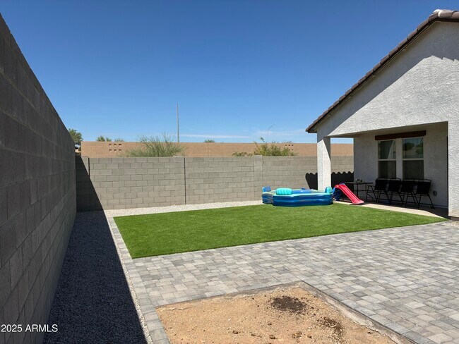 Building Photo - 16671 W Christy Dr