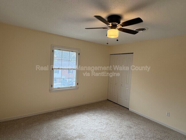 Building Photo - 1148 Nottingham Cir