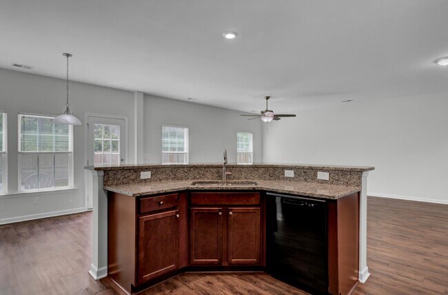 Building Photo - 131 Lakestone Rd