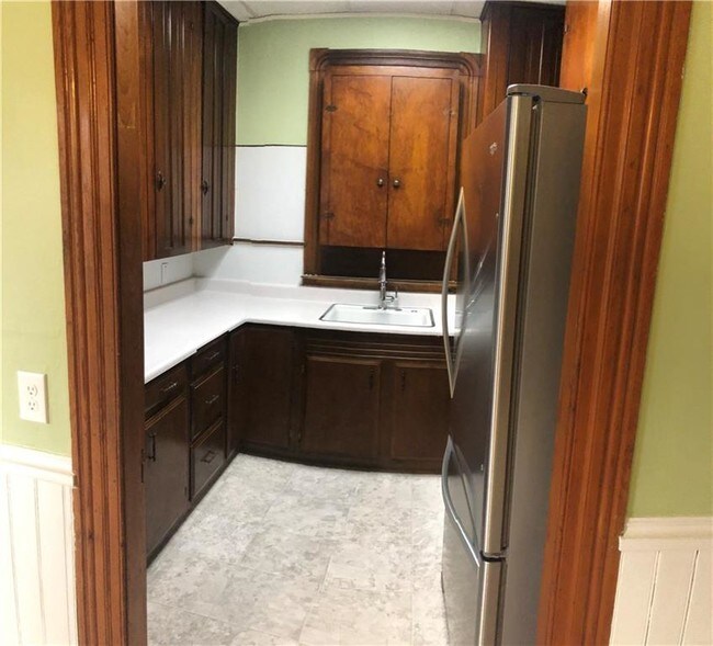 Building Photo - 12 Spruce St