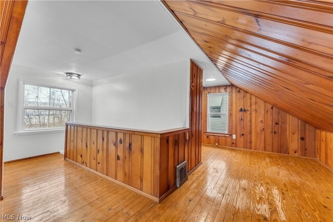 Building Photo - 1511 E 196th St