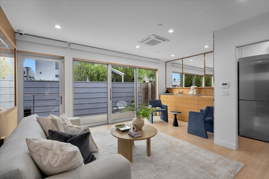 Building Photo - 541 Rose Ave