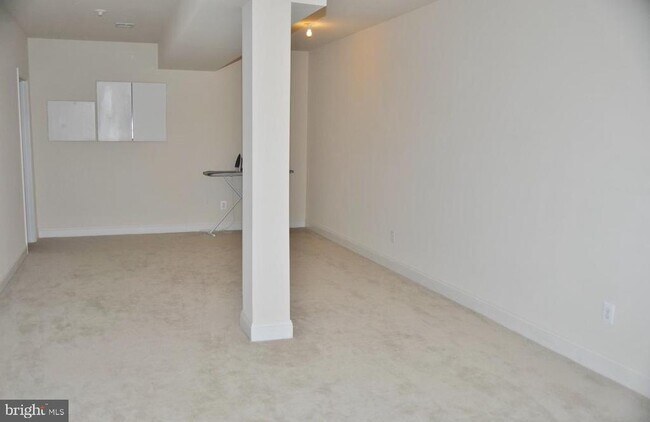 Building Photo - 7582 Venture Dr
