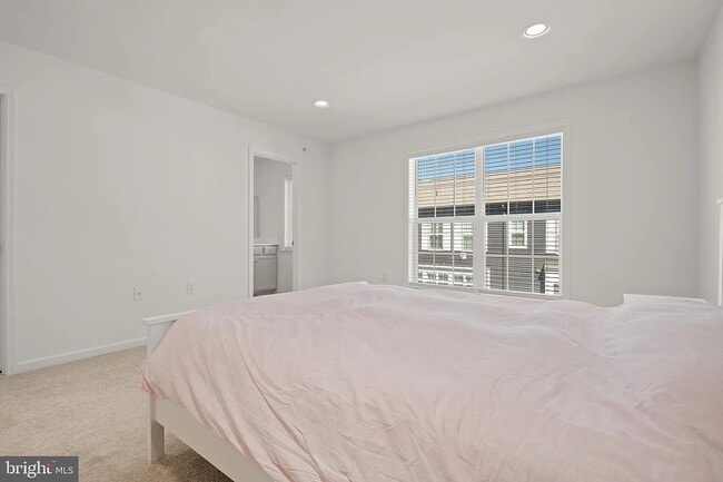 Building Photo - 608 Mayer Pl