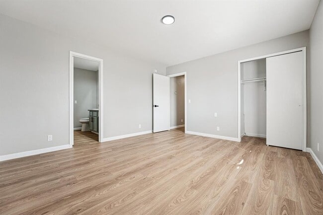 Building Photo - 429 Atlantis