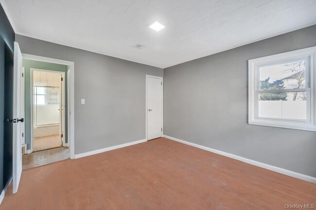 Building Photo - 627 10th Ave