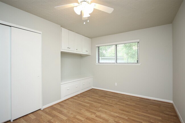 Building Photo - 30115 Misty Meadow Dr