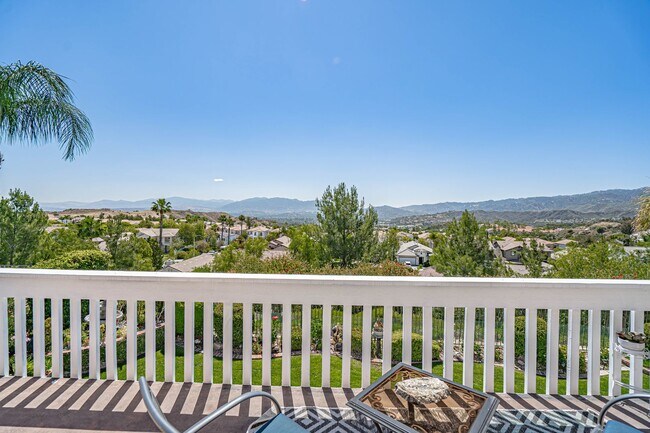 Building Photo - Expansive 5-Bedroom Home with Spa & Solar ...