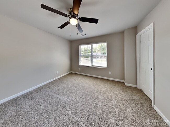 Building Photo - 115 Glenview Dr