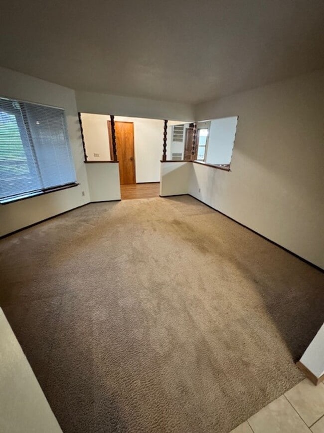 Building Photo - West Redding Home