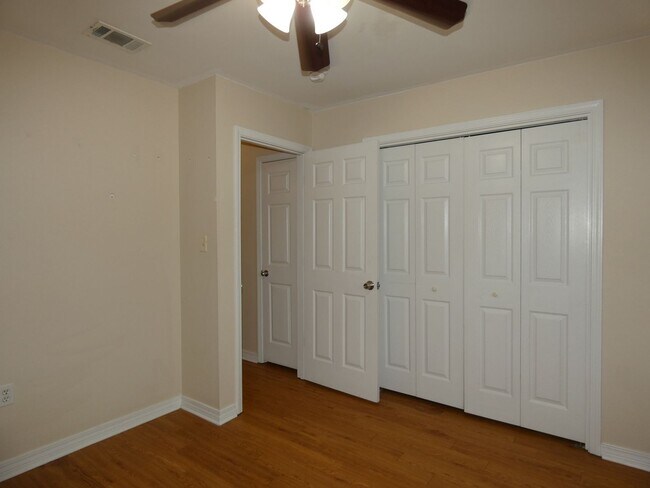 Building Photo - Spacious 3-Bedroom Home — Large Backyard