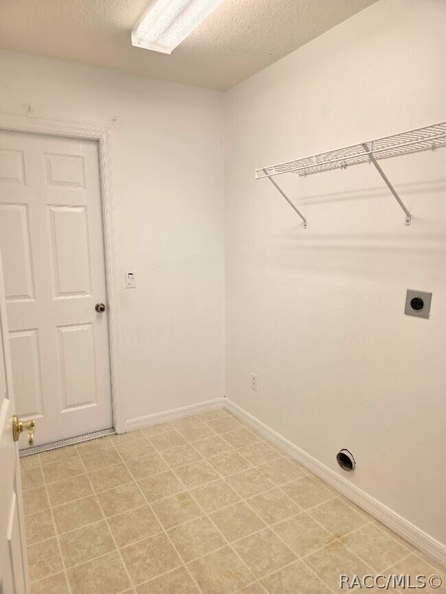 Building Photo - 9676 N Jourden Dr