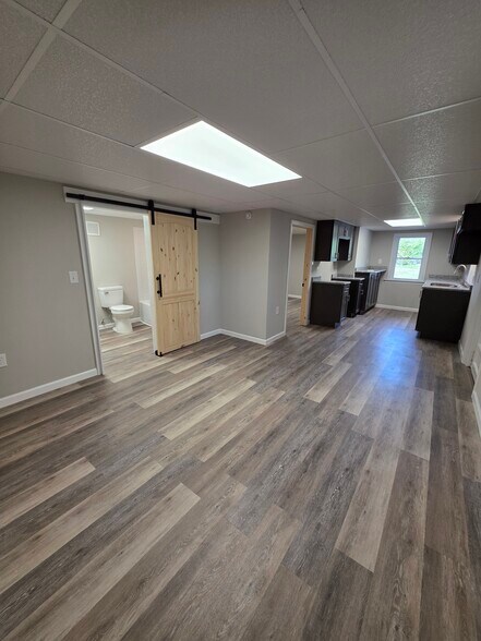 Building Photo - 1110 Pines Rd