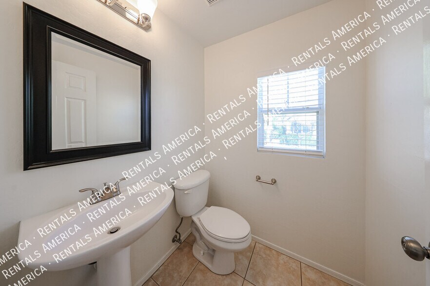 Building Photo - 3005 W Ferruccio Pl