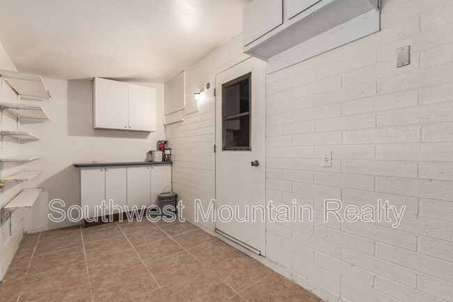 Building Photo - 10546 E Boise St