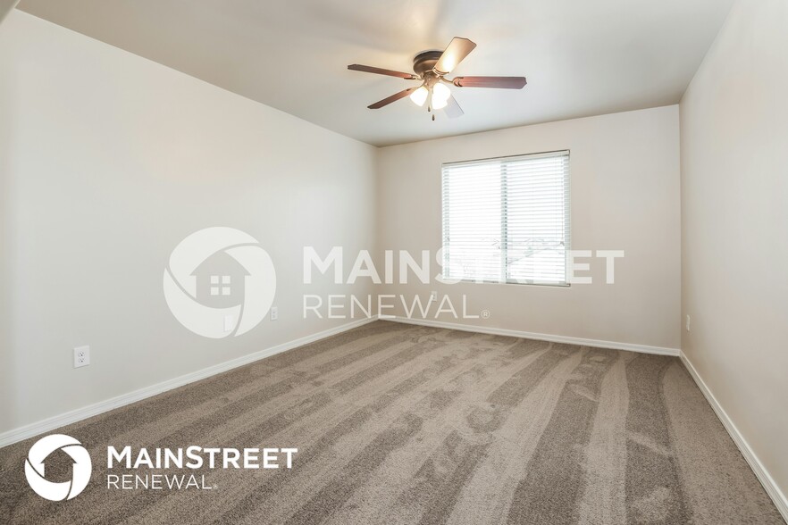 Building Photo - 8285 W Kittiwake Ln