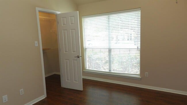 Building Photo - 613 Hickory Run Dr