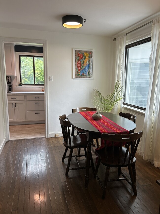 Building Photo - 138 Aikens Pl