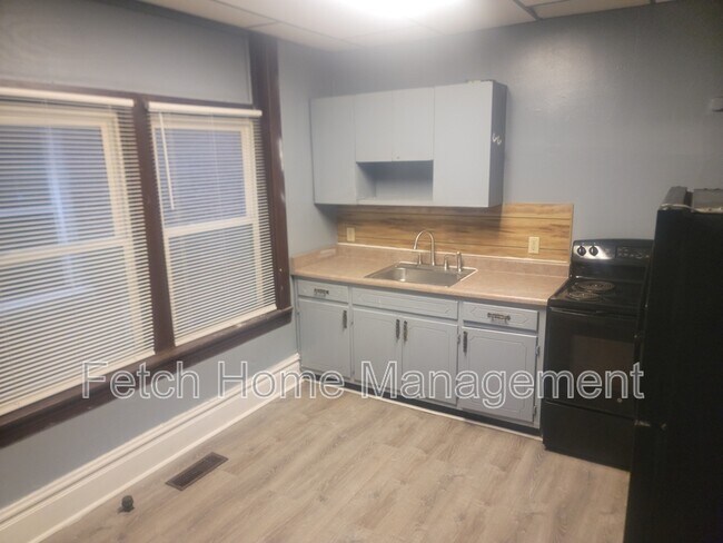 Building Photo - 19 S 19th St