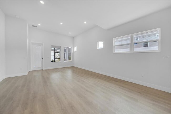 Building Photo - 7267 Kodiak Ln