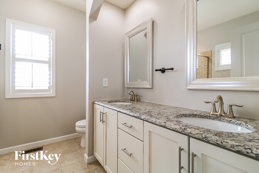 Building Photo - 69 Plum Ln