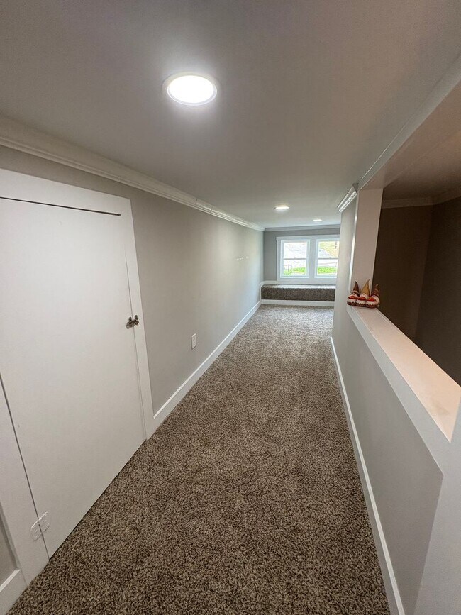 Building Photo - 3 Bedroom 2 Bath Home in Greenville