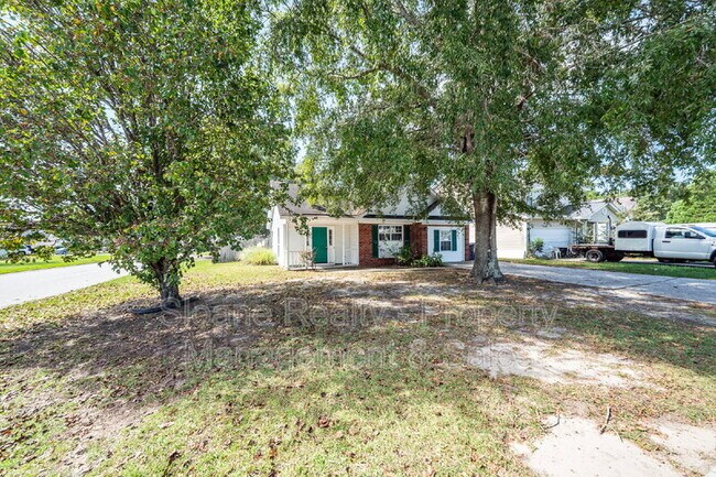 Building Photo - 5161 Eastway St