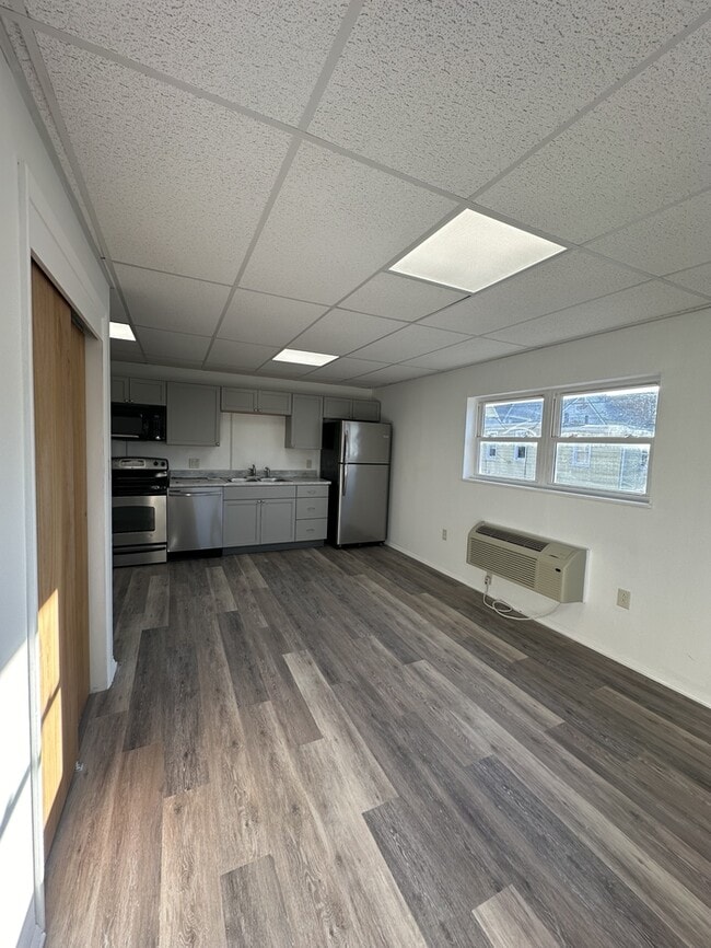 Building Photo - 113 E Middle St